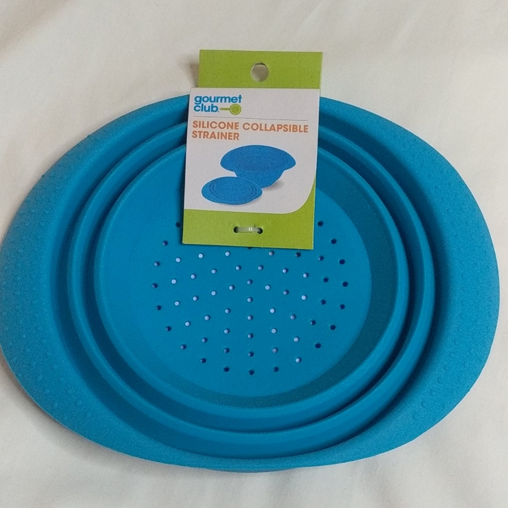 Silicone collapsible strainer, blue,  new